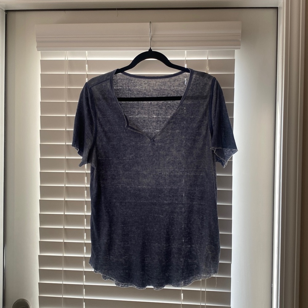 American eagle t shirt